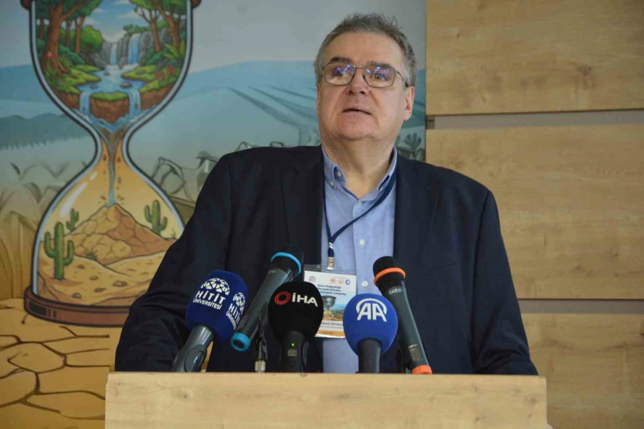 Prof. Dr. Scachner: "Anadolu, her zaman iklimin oynaklığına maruz kalan bir b&ouml;lge olmuştur"
