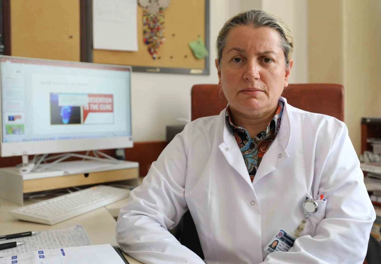 Prof. Dr. Uğur, &quot;Sağlık bireyde 1 çay kaşığını geçmeyecek şekilde, rafine iyotlu tuz kullanılması önerilmektedir&quot;
