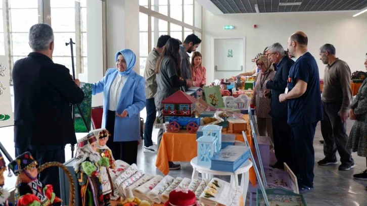 Psikiyatri hastalarından el sanatı sergisi
