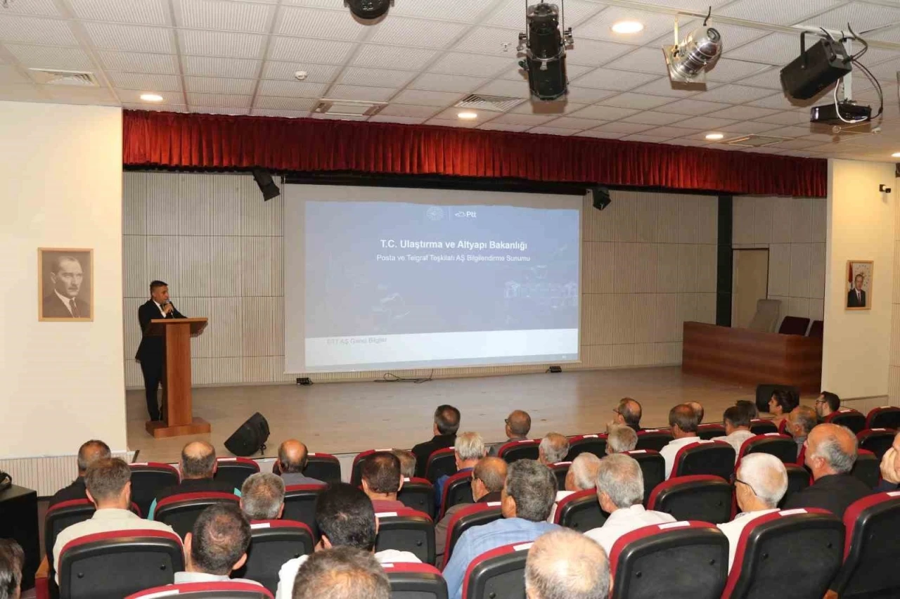 PTT hizmetleri Oltu&rsquo;da tanıtıldı: Muhtar ve esnaflara bilgilendirme toplantısı d&uuml;zenlendi
