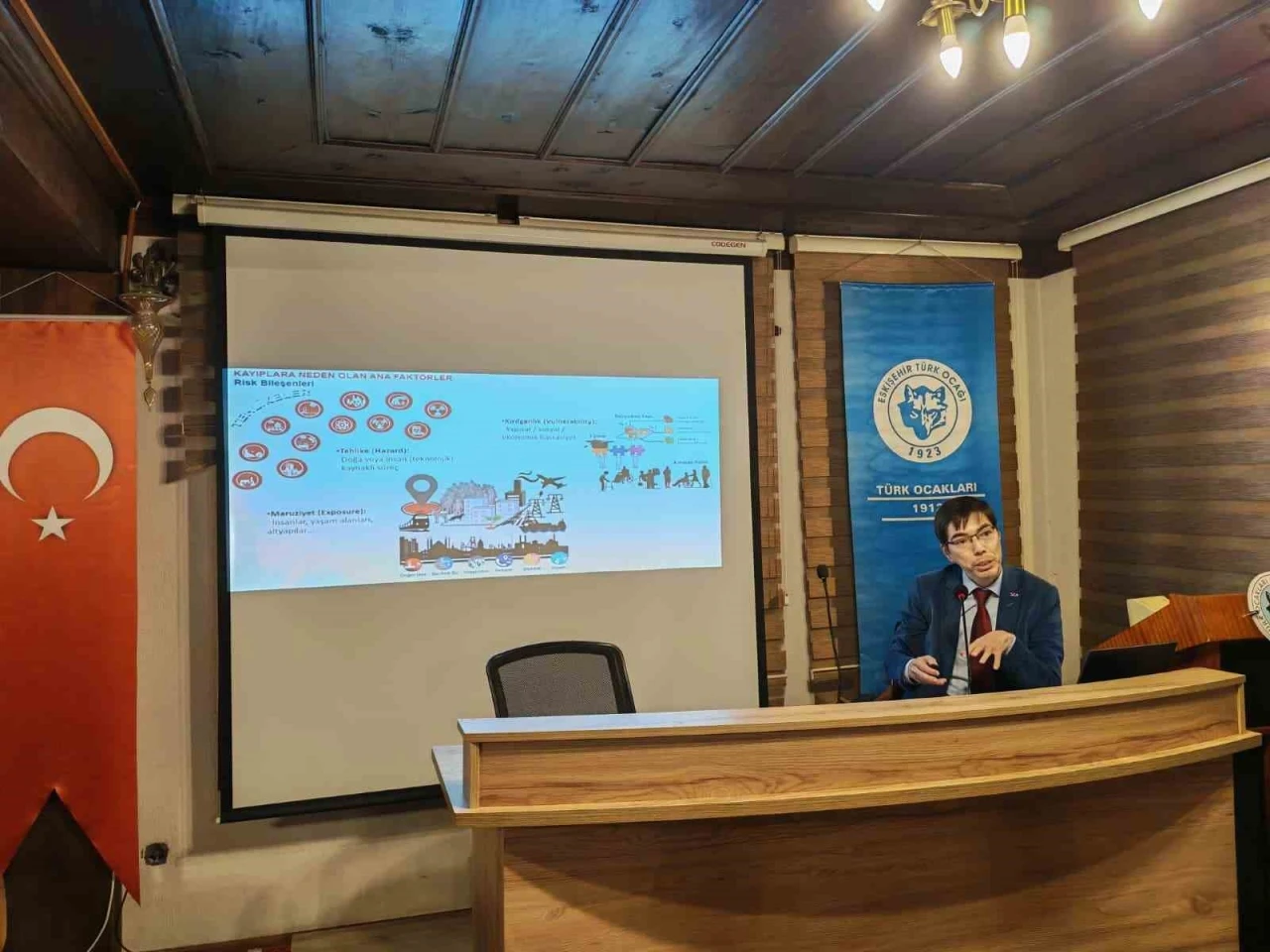 "6 Şubat depremlerinden &ccedil;ıkardığımız dersler" programı
