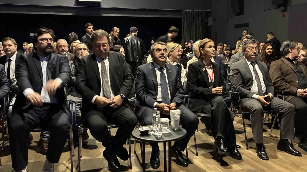 "Ailem" dizisinin ikinci sezonu Bakan Tekin ve Bakan G&ouml;ktaş&rsquo;ın katılımıyla tanıtıldı
