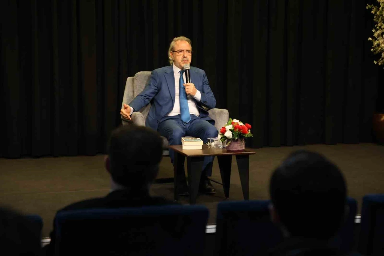 "Bir D&uuml;ş&uuml;ncenin İzinde: Cemil Meri&ccedil; Sergisi" a&ccedil;ıldı
