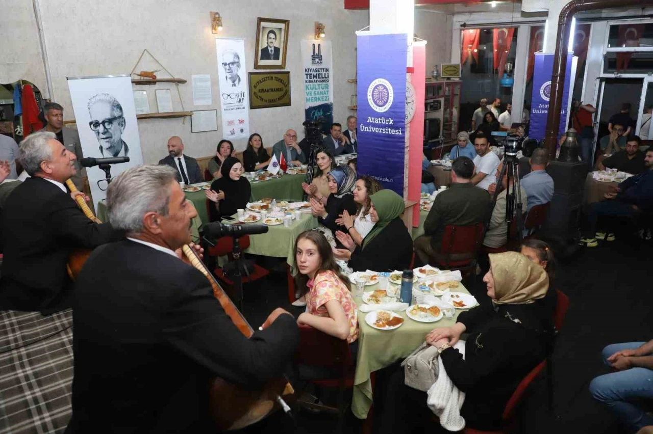 &quot;Cahit Arf halk buluşmaları: Temelli kıraathanesinde bilim ve kültür sohbetleri&quot; programı yoğun ilgi gördü
