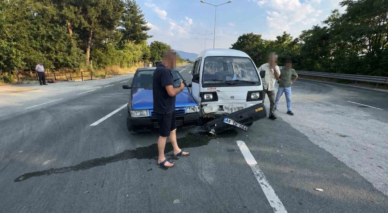 "Ceza yerine aracını yaptırayım" teklifinde bulunan alkoll&uuml; s&uuml;r&uuml;c&uuml; polisi g&ouml;r&uuml;nce ka&ccedil;tı
