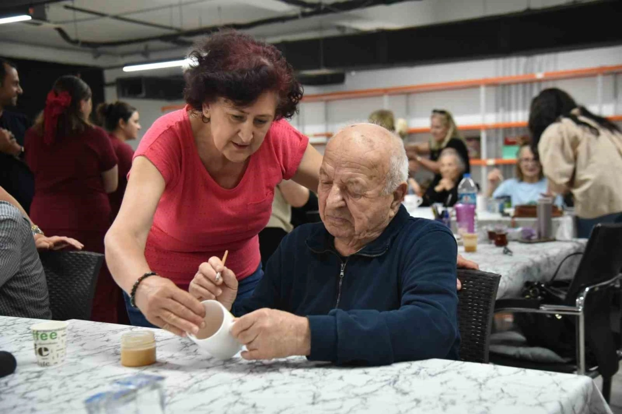&quot;Çini Sanatıyla Nesiller Buluşuyor&quot; etkinliği
