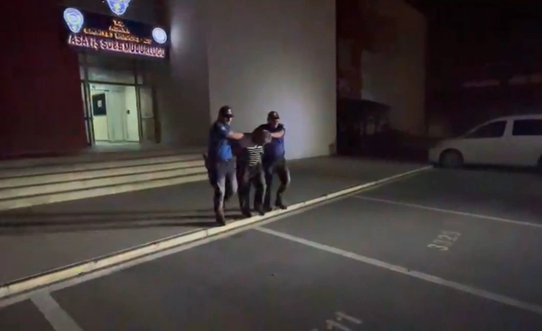 &quot;Çocuğun cinsel istismarı&quot; suçundan 32 yıl 9 ay hapis cezasıyla aranan hükümlü yakalandı
