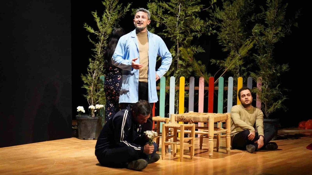 "Deliler Koğuşu" Ke&ccedil;i&ouml;ren&rsquo;de izleyicinin y&uuml;reğine dokundu
