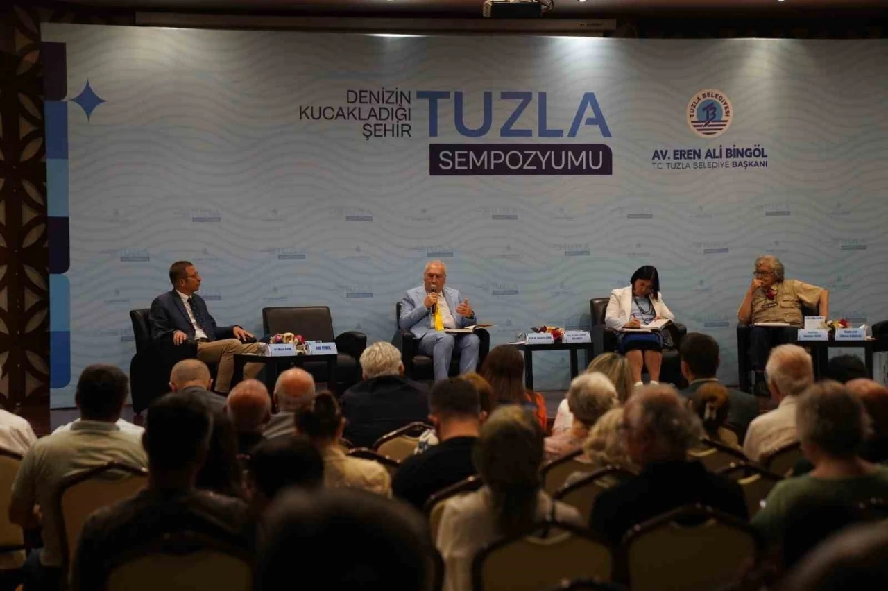 "Denizin Kucakladığı Şehir: Tuzla" Sempozyumu&rsquo;nda Tuzla&rsquo;nın 2 bin 500 yıllık tarihi ele alındı
