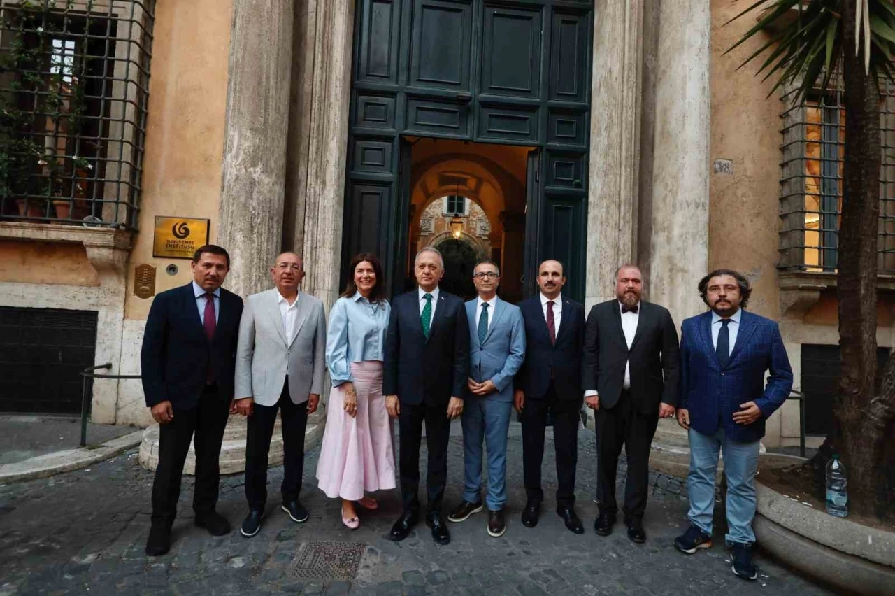 &quot;Doğu ile Batının Buluştuğu Köprü: Mistisizm&quot; sempozyumu Roma’da gerçekleştirildi
