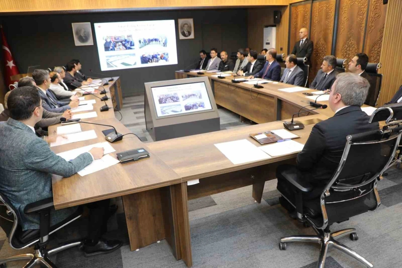 "Erzincan Toplu Sera Bölgesi Projesi" kapsamında toplantı düzenlendi