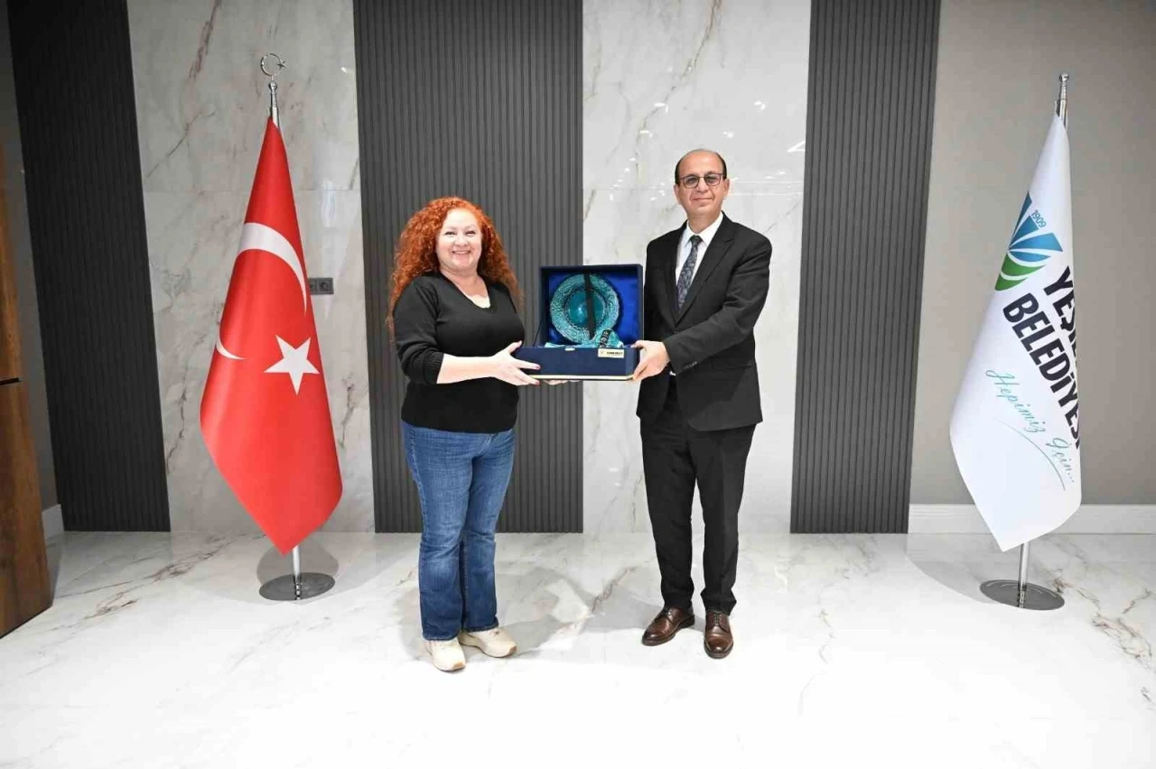 "Gen&ccedil;lik ve Ailem" konulu kısa film yarışması konukları, Başkan Ge&ccedil;it ile bir araya geldi
