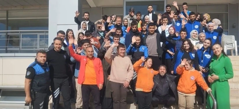 &quot;Hep Birlikte Aileyiz&quot; projesi kapsamında özel çocuklara moral etkinliği

