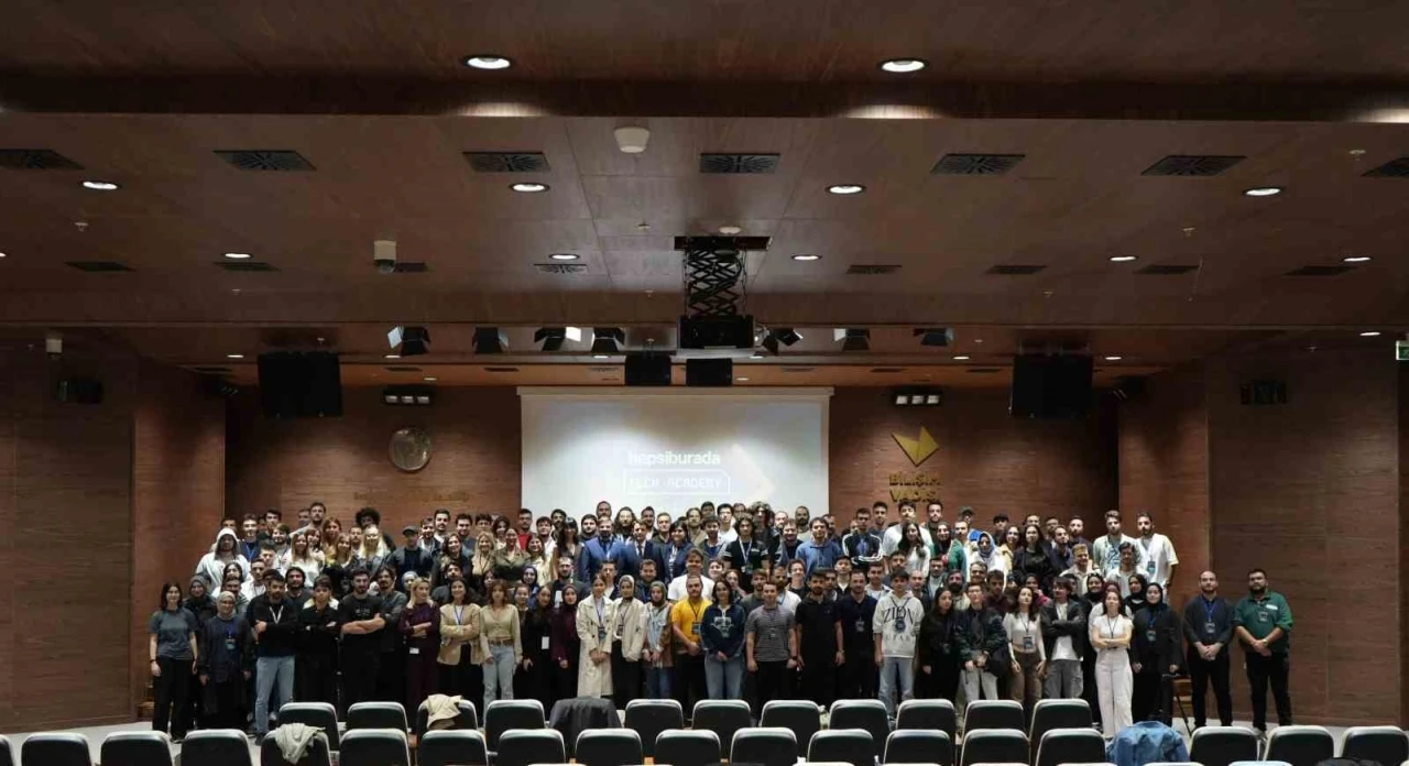 &quot;Hepsiburada Tech Academy&quot; ikinci dönem mezunlarını verdi
