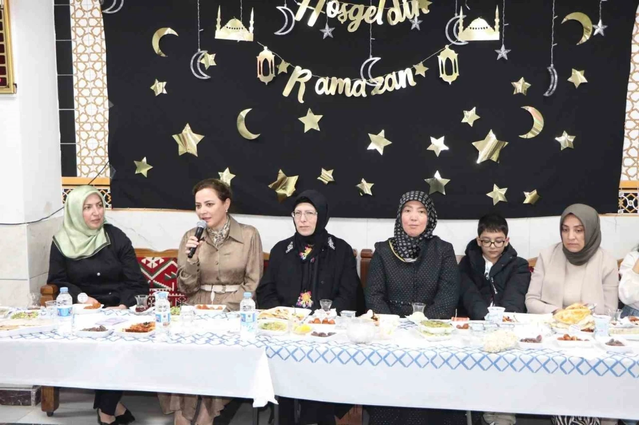 "İyilik Sofrası" yetim çocuklar için kuruldu