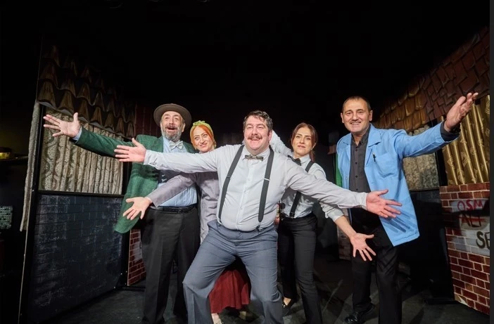 &quot;Kahraman Bakkal&quot; oyunu 27 yıl sonra yeniden sahnede
