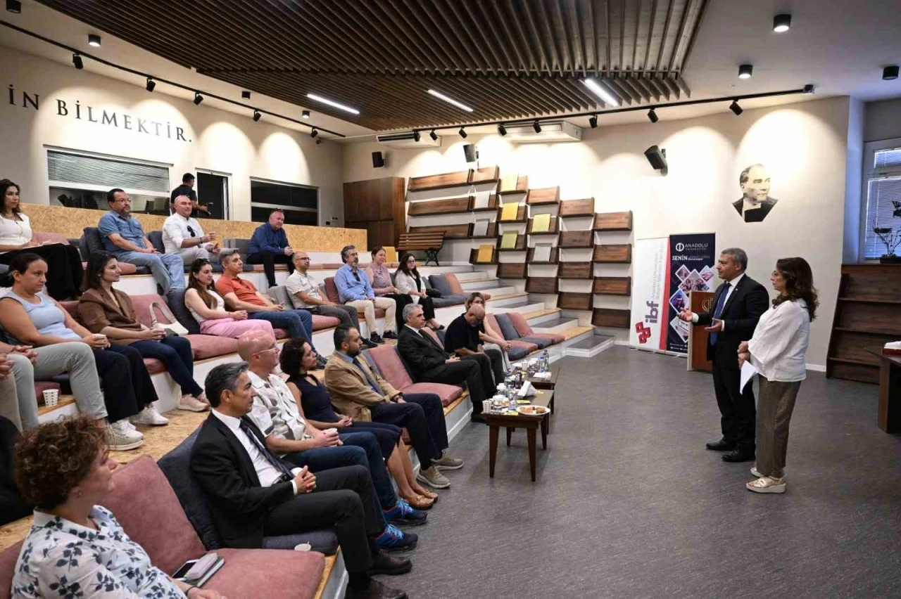 &quot;Kalite Komisyonunun Yıl Sonu Toplantısı&quot; Rektör Adıgüzel’in katılımıyla gerçekleştirildi
