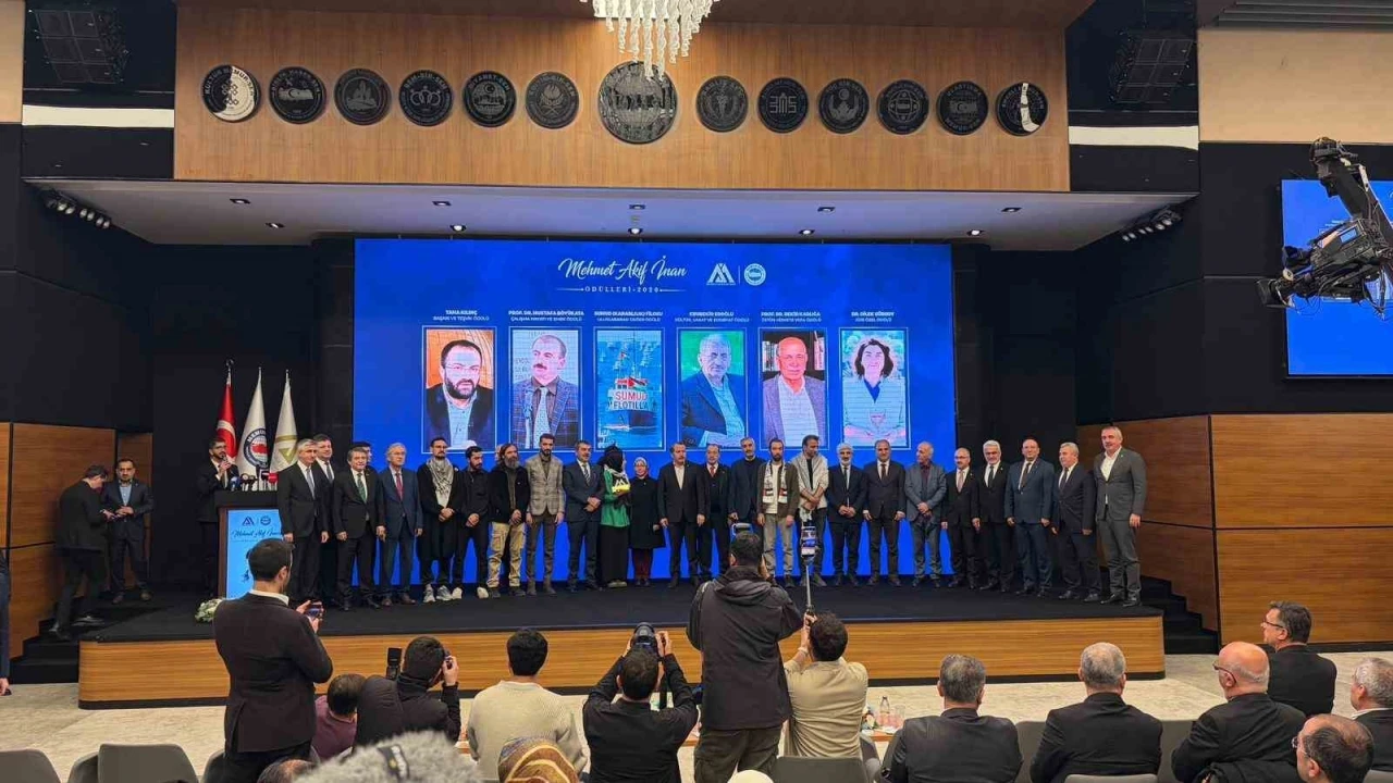 "Mehmet Akif İnan &Ouml;d&uuml;lleri" sahiplerini buldu
