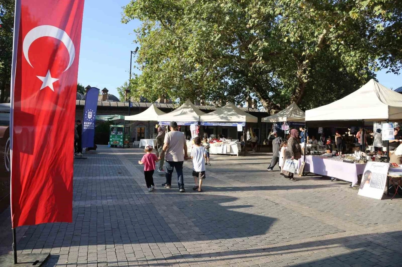 "Meydan Kadınların" pazarına b&uuml;y&uuml;k ilgi
