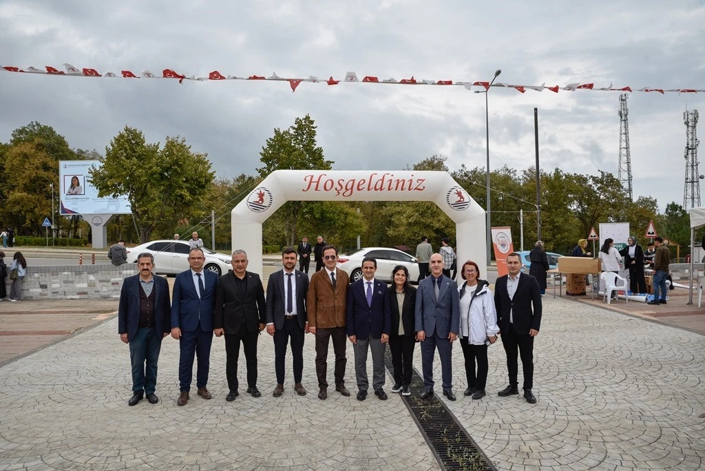 &quot;OMÜ Uyum Fest&quot; ile yeni öğrencilere coşkulu karşılama
