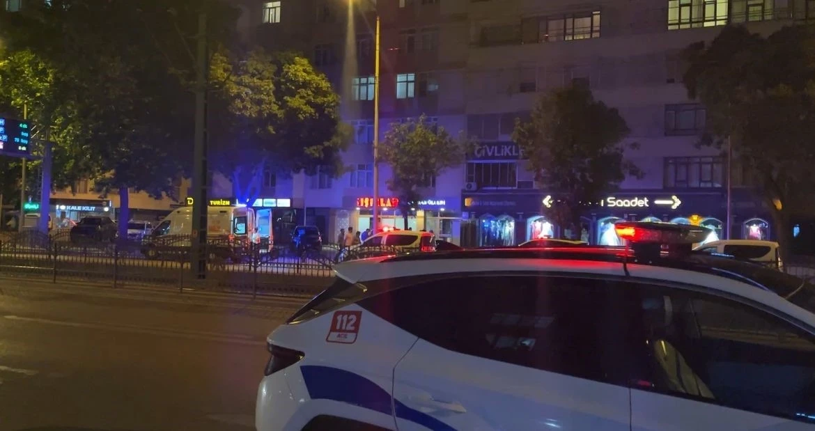 &quot;Paranızı geri vereceğim&quot; diye çağırdığı iki kardeşi bıçakladı
