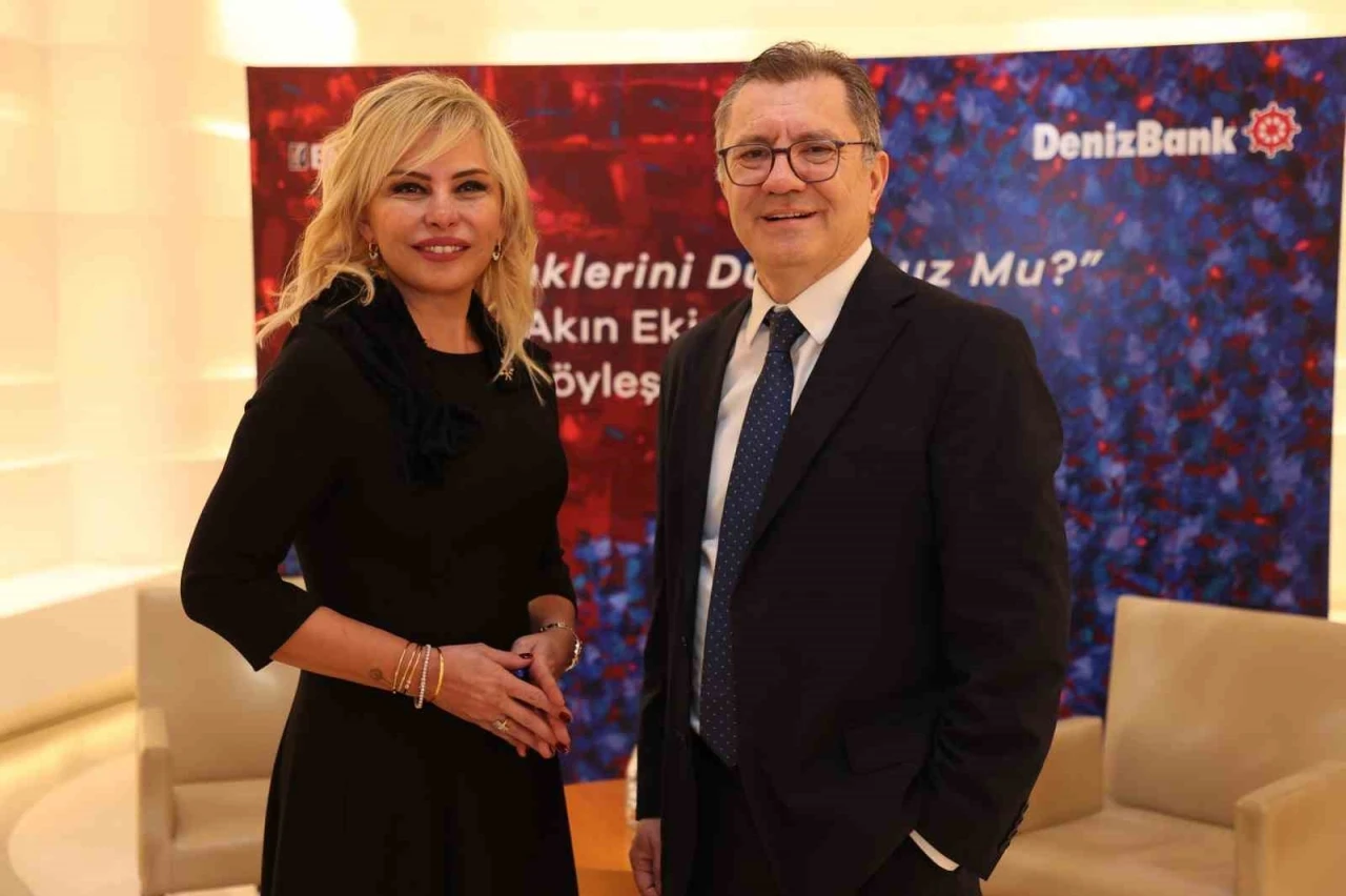 &quot;Renklerini Duydunuz mu?&quot; kitabının imza günü Galeri Deniz’de gerçekleşti
