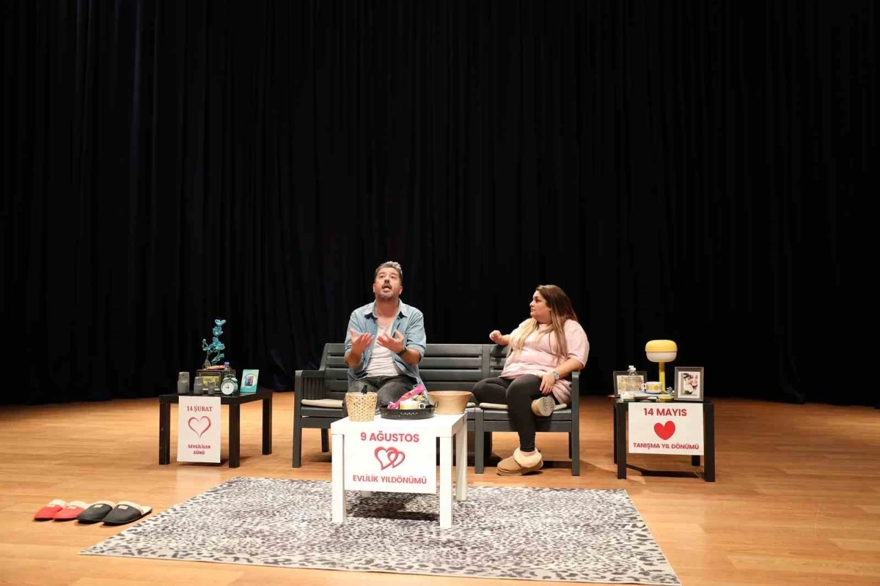 "Ruh &Ouml;k&uuml;z&uuml;m" oyunu sanatseverlerden yoğun ilgi g&ouml;rd&uuml;
