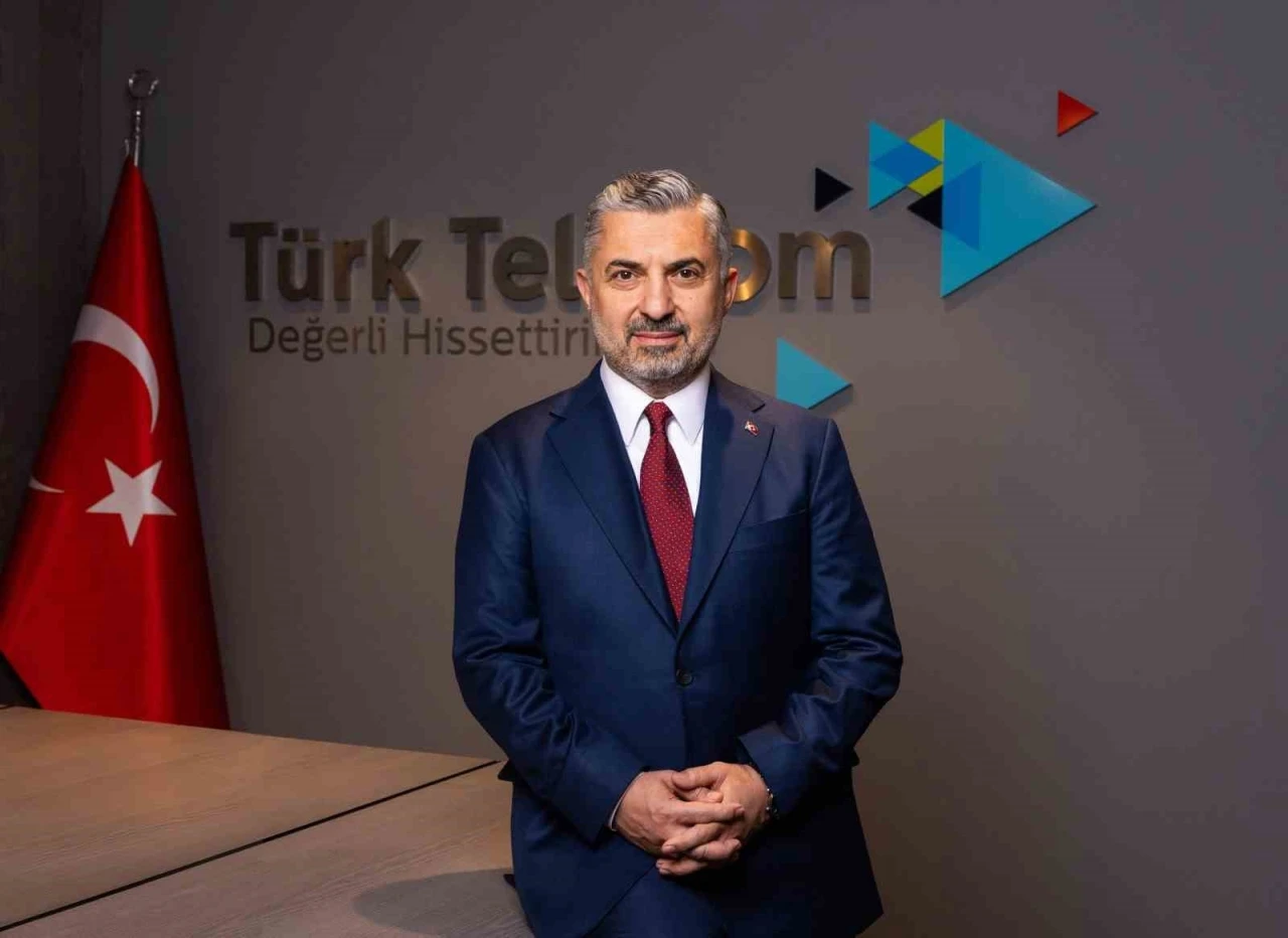 "T&uuml;rkiye&rsquo;nin dijital geleceğini, g&uuml;&ccedil;l&uuml; fiber altyapı ve 5G odaklı yerli teknolojilerle bug&uuml;nden inşa ediyoruz"
