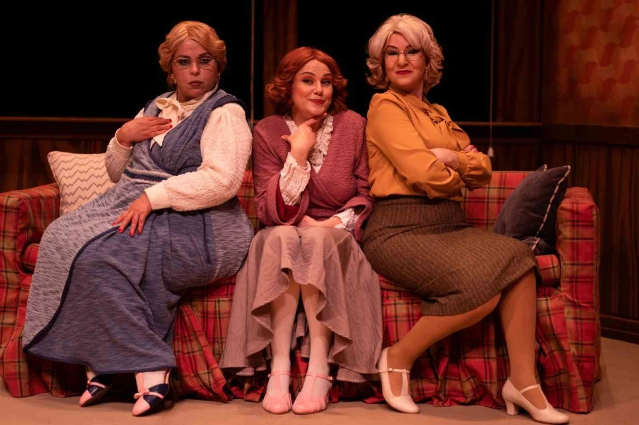 "&Uuml;&ccedil; Jokerli Konken" Gebze&rsquo;de sahnelendi
