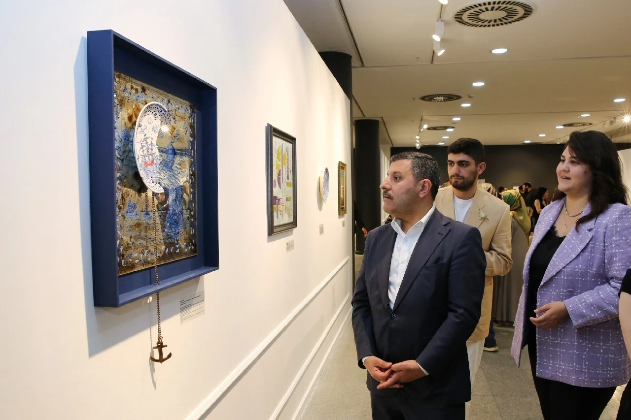 &quot;Zıtlık&quot; sergisi Galeri Cennet’te kapılarını araladı
