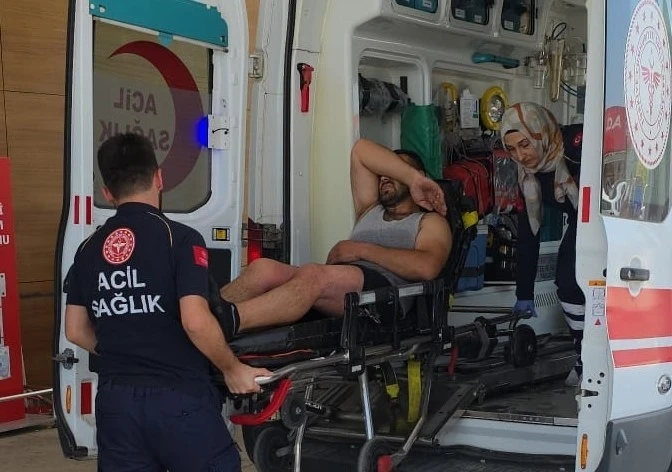 Radyatörden fışkıran kaynar su oto tamircisini yaraladı
