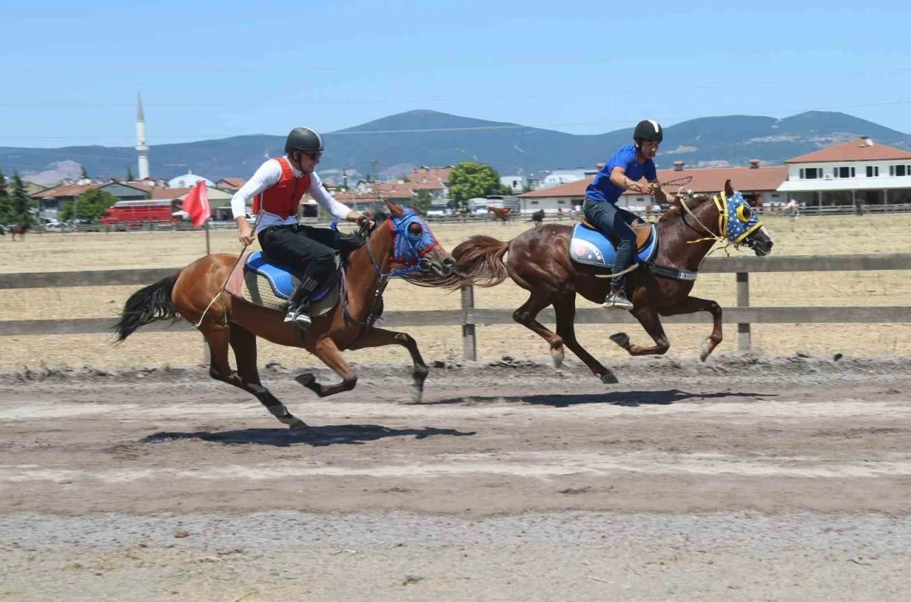Rahvan at yarışı nefesleri kesti
