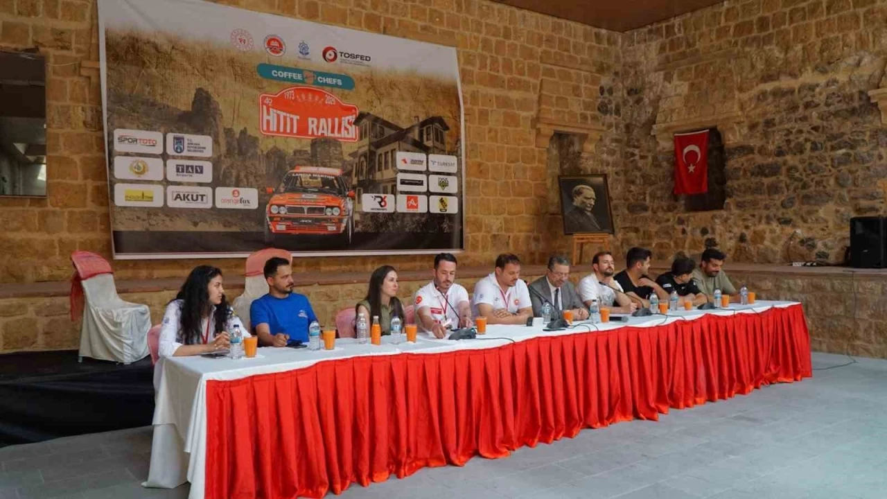 Ralli pilotları öğrencilerle buluştu
