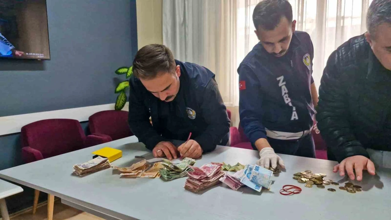 Ramazan&rsquo;ı fırsata &ccedil;eviren dilencilere Meram Zabıtası&rsquo;ndan ge&ccedil;it yok
