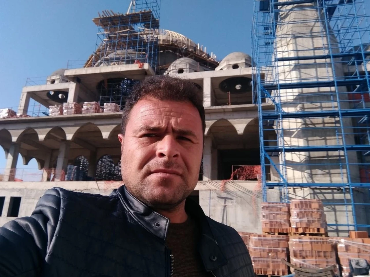 Ravza Camii yapımında iskeleden düşen işçi hayatını kaybetti
