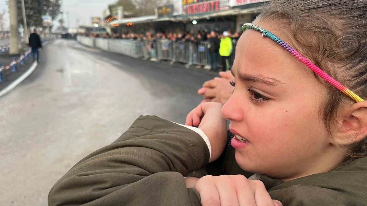 &lsquo;Recep dedesini&rsquo; g&ouml;rmek isteyen Dilek g&ouml;zyaşlarını tutamadı
