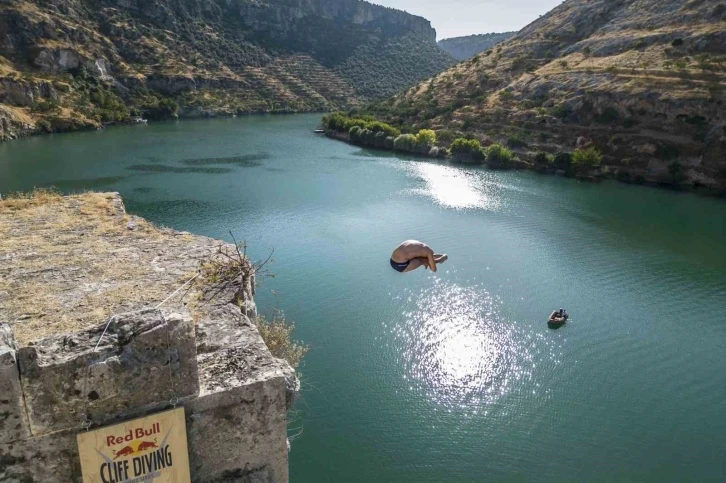 Red Bull Sporcusu Aidan Heslop&rsquo;tan, Rumkale&rsquo;de etkileyici dalış
