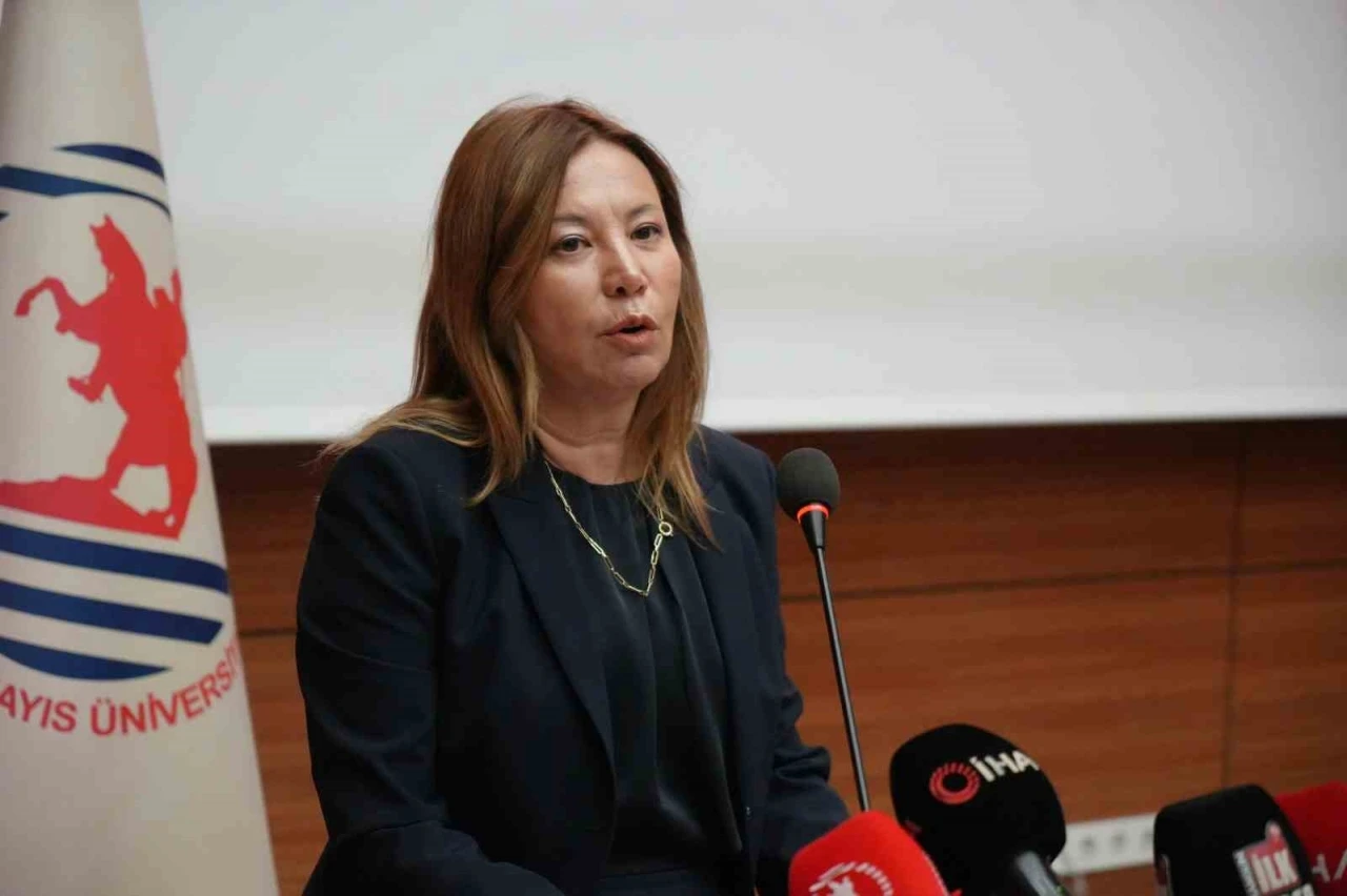 Rekt&ouml;r Aydın: "15 Temmuz, istikbalimize ipotek koymaya &ccedil;alışanları hayal kırıklığına uğrattı"

