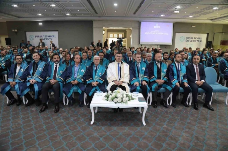 Rekt&ouml;r &Ccedil;ağlar: &ldquo;Ne kadar sahadaysak o kadar g&uuml;&ccedil;l&uuml;y&uuml;z&rdquo;
