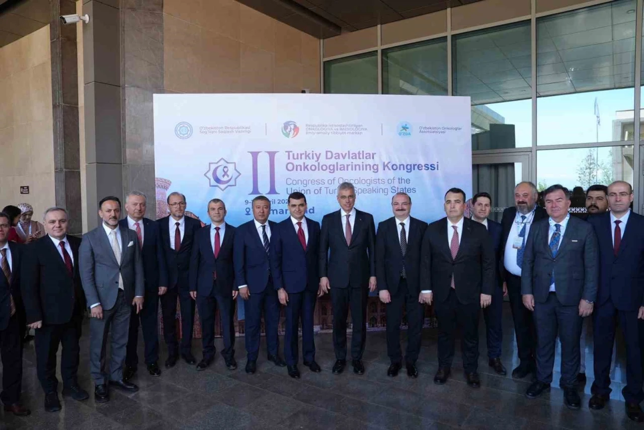 Rekt&ouml;r Hacım&uuml;ft&uuml;oğlu, 2&rsquo;nci T&uuml;rk dili konuşan devletler onkologlar kongresine katıldı
