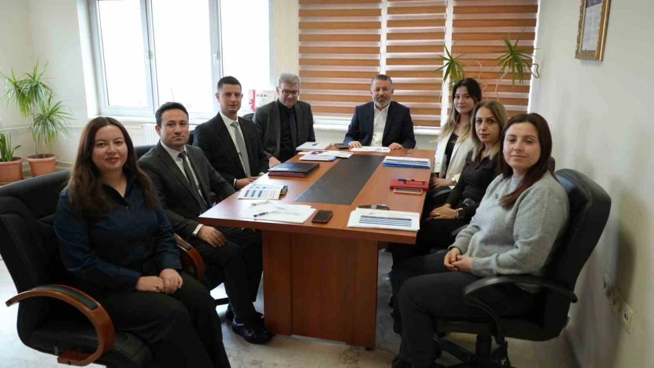 Rekt&ouml;r Kırışık, Uluslararası İlişkiler Koordinat&ouml;rl&uuml;ğ&uuml; ekibiyle bir araya geldi
