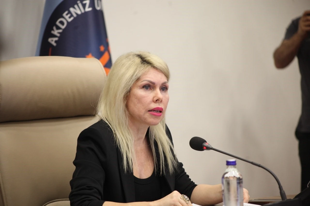 Rektör Özkan: &quot;Bir üniversite içinde bulunduğu şehirle nefes alır&quot;
