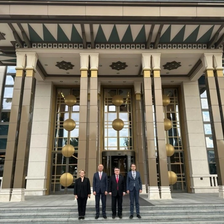 Rekt&ouml;r &Ouml;z&ouml;l&ccedil;er, 2023-2024 Akademik Yılı A&ccedil;ılış Programına Katıldı
