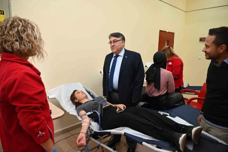 Rekt&ouml;r &Ouml;z&ouml;l&ccedil;er&rsquo;den birimlere ziyaret
