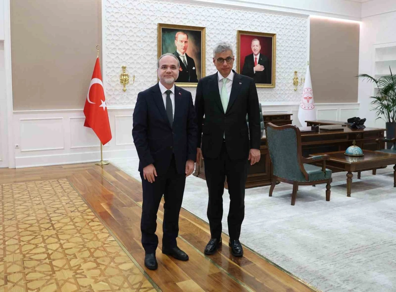 Rekt&ouml;r Uslu&rsquo;dan Sağlık Bakanı Memişoğlu&rsquo;na ziyaret
