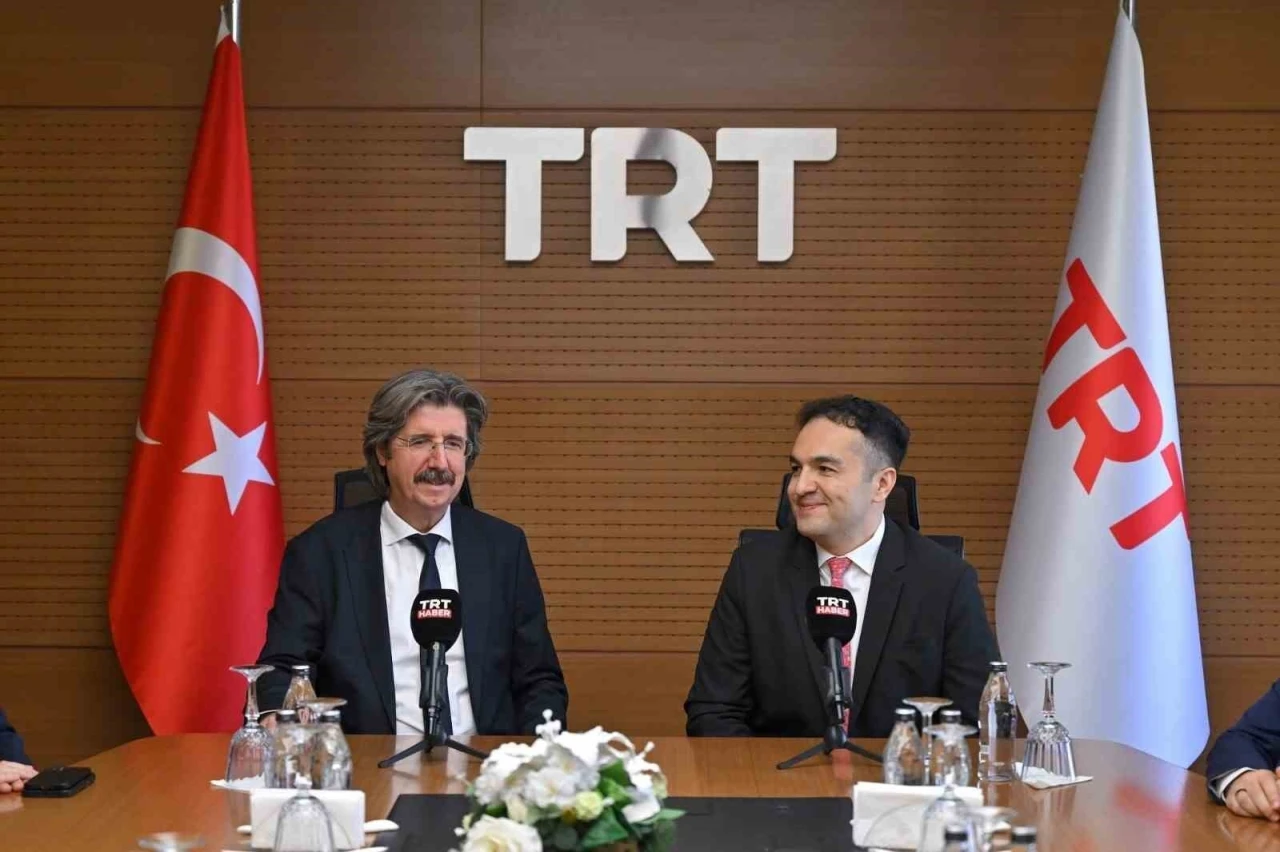 Rektör Yılmaz, TRT Yönetim Kurulu Başkanlığı görevine başladı
