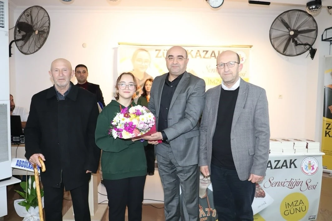 Ressam Abdullah Taktak Ortaokulu öğrencisi Zülal Kazak’ın "Sensizliğin Sesi" kitabı büyük ilgi gördü