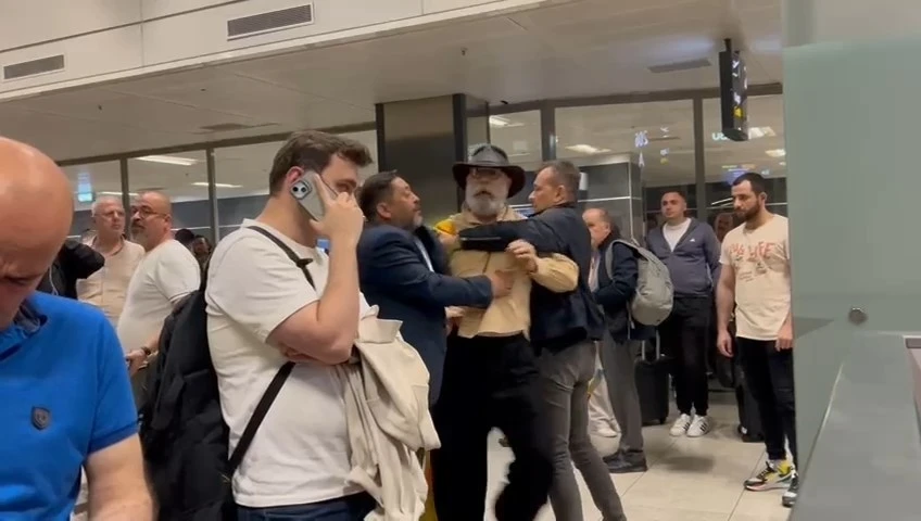 Restoran işletmecisi Cüneyt Asan’ın havalimanında yolcuyla tartıştığı anlar kamerada
