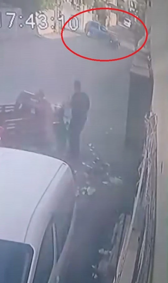 Reyhanlı’da otomobille çarpışan motosikletli metrelerce savruldu
