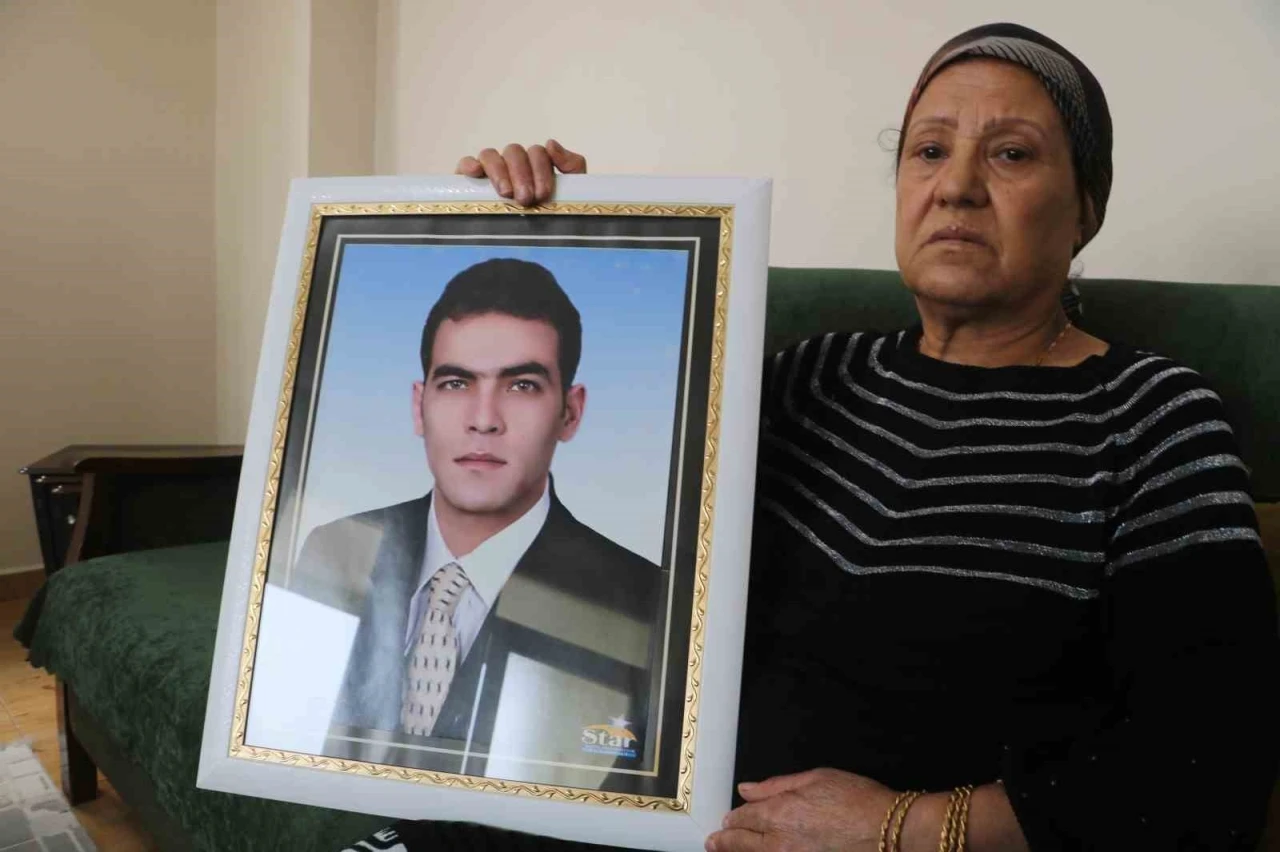 Reyhanlı saldırısında evladı vefat eden anne: "Biz evlat acısı gördüysek, inşallah Esad da görür"